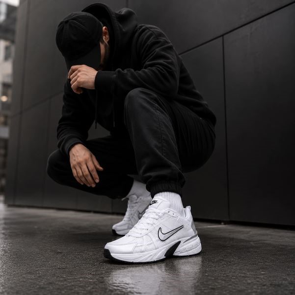کفش ورزشی نایک وی تو کی ران NIKE V2K RUN ( در 4 رنگ بندی )